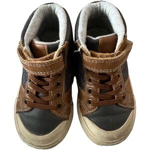 Max + Jake Brown Kids Shoes Size 6